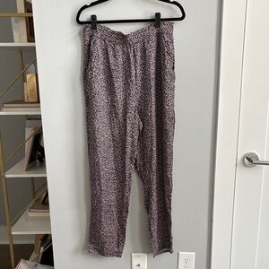 NWT H&M Women's Black and Pink Floral Pants